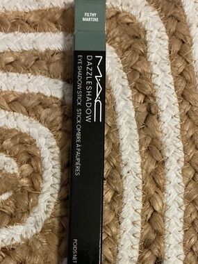 MAC Cosmetics Dazzleshadow Eye Shadow Stick - Filthy Martini Green